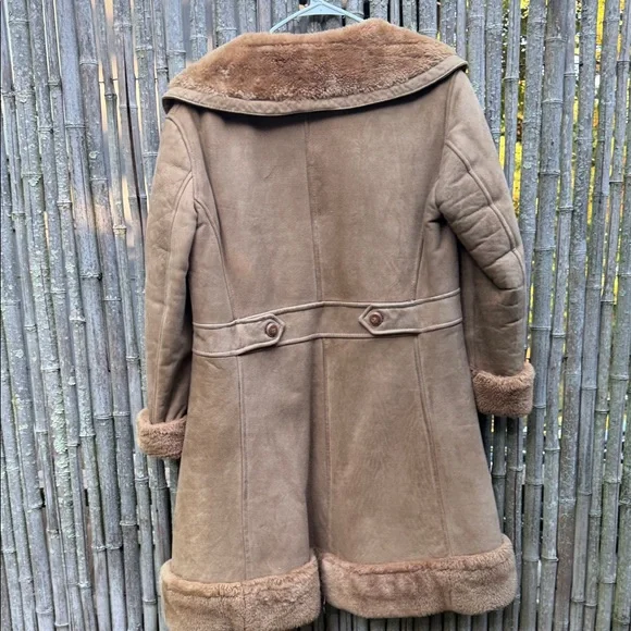 Vintage 1970s Women's Tan Shearling Coat - Picture 4 of 9